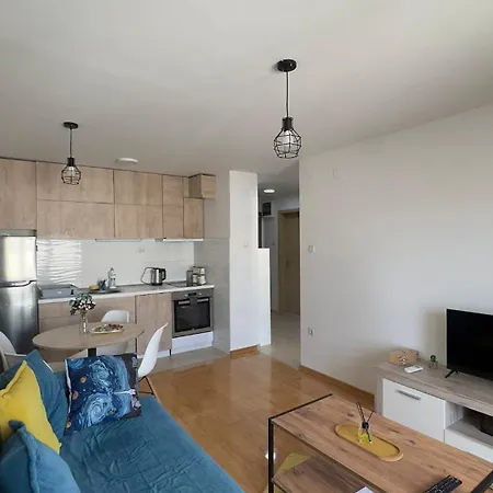 Apartment Centric Solis 38 *